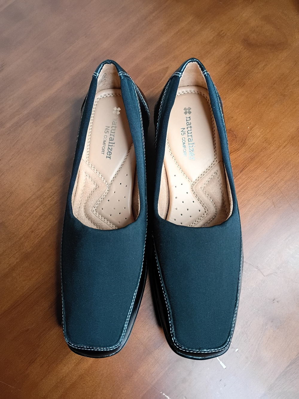 Naturalizer Black Woman's Slip-On Square-Toe Loafers